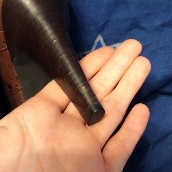 Gianni Bini Brown Oxford Heels - Picture 5 of 12